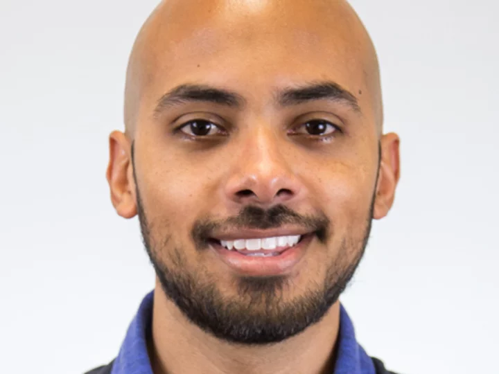 Axel Santana, Associate